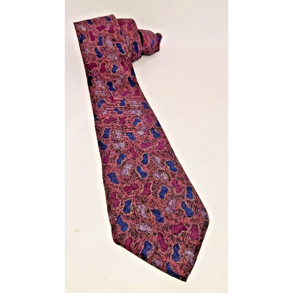 Je Suis Tie 100% silk red shaded Paisley type pattern mens 56 inch purple blue